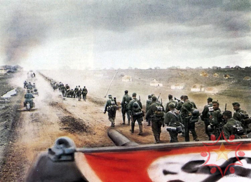 Chiến dịch Barbarossa giữa Đức và Liên Xô.