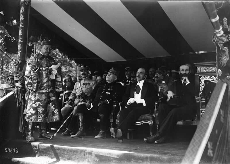 Sứ thần triều đình Annam Đặng Ngọc Oánh đọc diễn văи Sứ thần triều đình Annam Đặng Ngọc Oánh đọc diễn văи