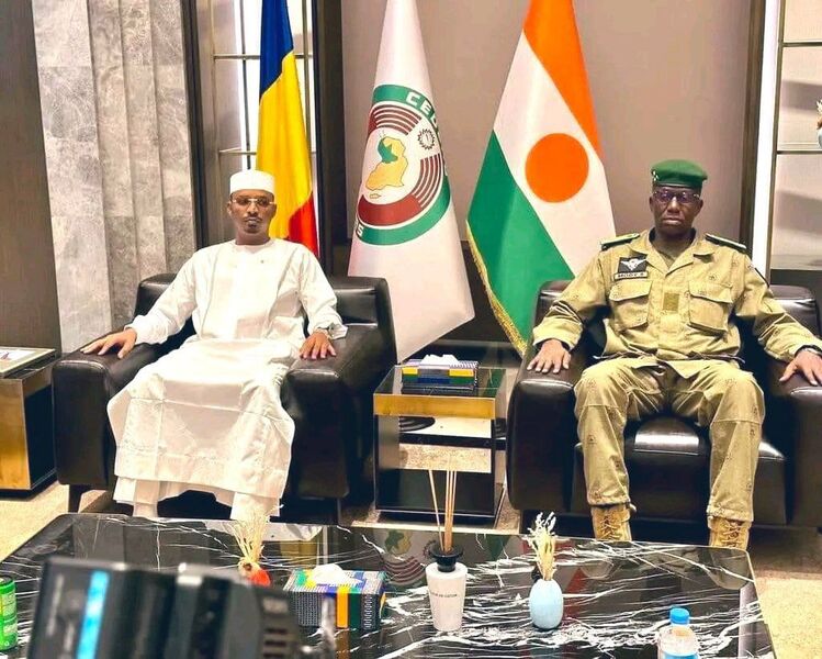 F2egYYdXcAA1DMo F2egYYdXcAA1DMo