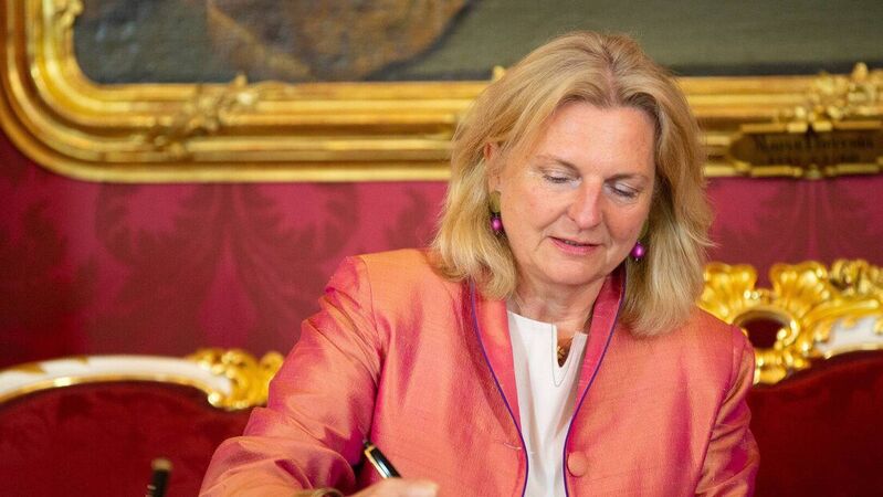 F3sBFE7W4AEha6o F3sBFE7W4AEha6o