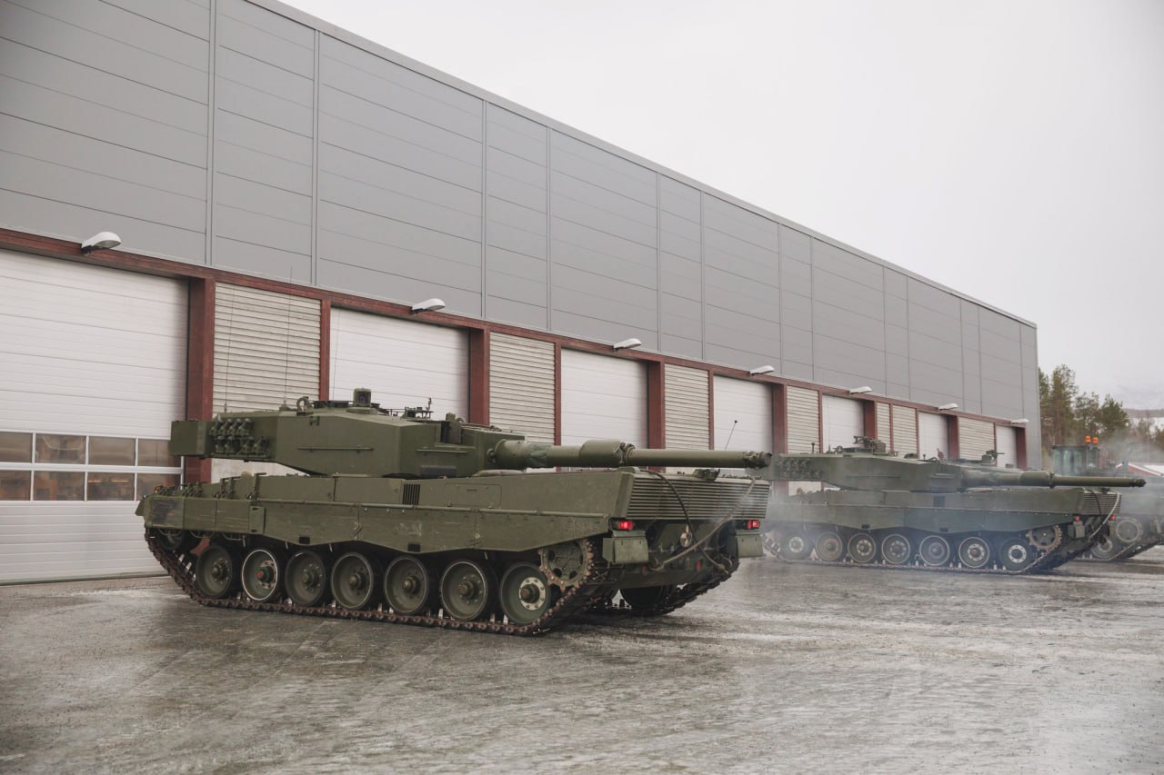 Леопард передали украине. Норвежский танк. Танки Норвегии. Украинский танк. Leopard 2 на Украине.
