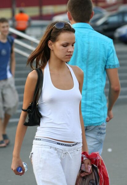 candid nipple 9486