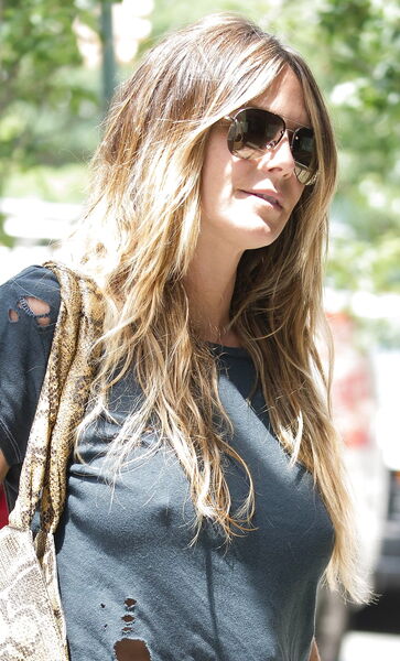 Blondes Celebrities MILFs Heidi Klum  BBC milf wants comments 4293923 8