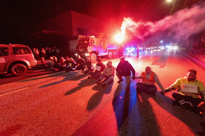 photo 3 2025 11 27 21 12 27