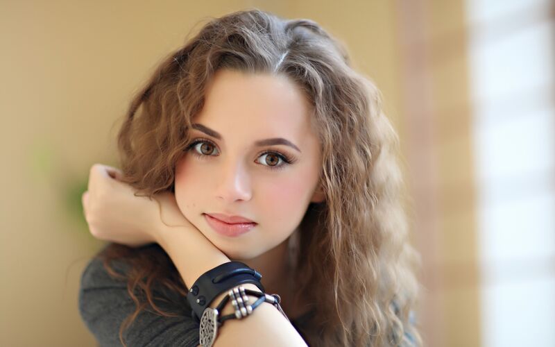 girl 1