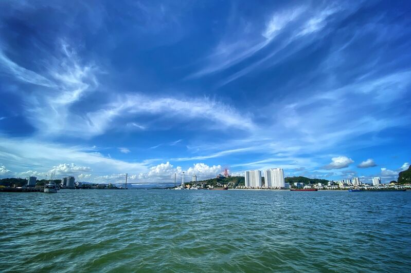 Ha Long (2) Ha Long (2)