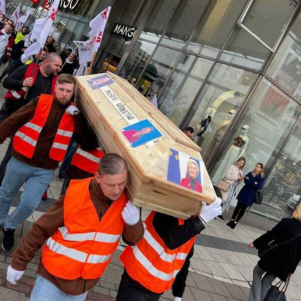 CFF8CDB8 7F68 4E2E A25A 59194AFDACB6 CFF8CDB8 7F68 4E2E A25A 59194AFDACB6