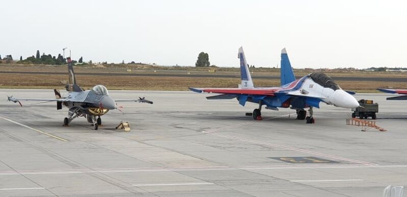 su 30 dung canh f 16 22203607 su 30 dung canh f 16 22203607
